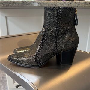 Alexandre Birman gold and  Black glitz leather Ankle Boots with crotchet details
